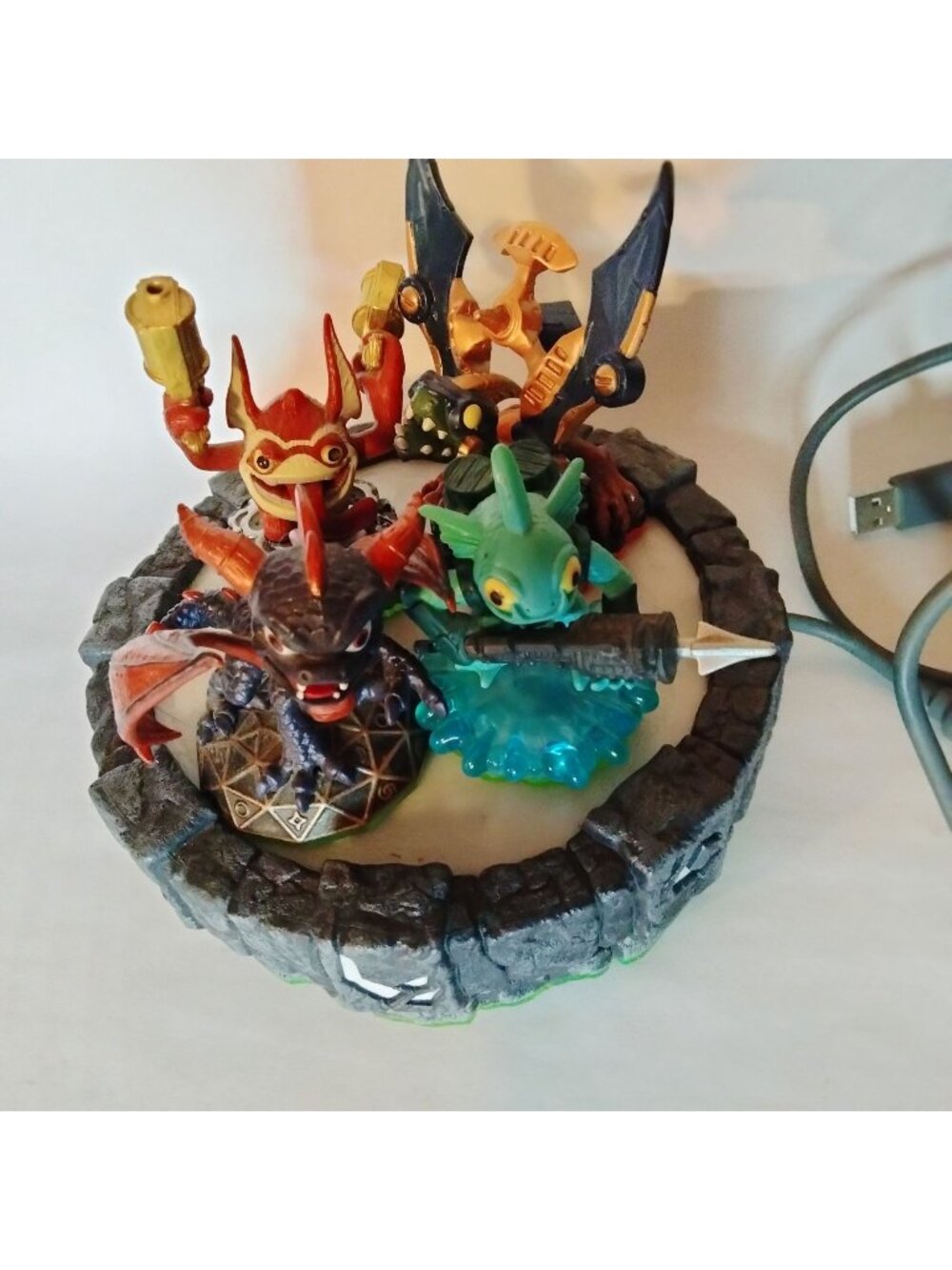 Skylanders Portal Of Power 4 Figures Drobot Spyro Gill Grunt Trigger Happy